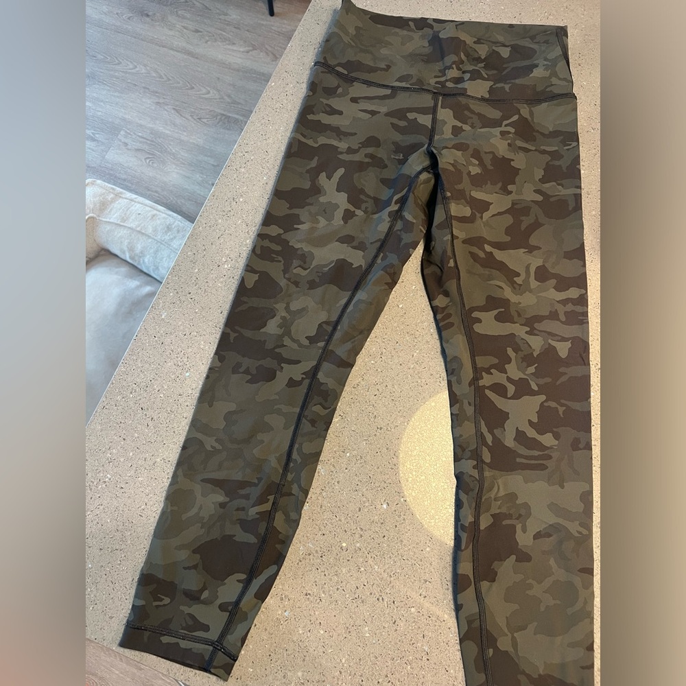 Lululemin Align leggings - Camo size 8